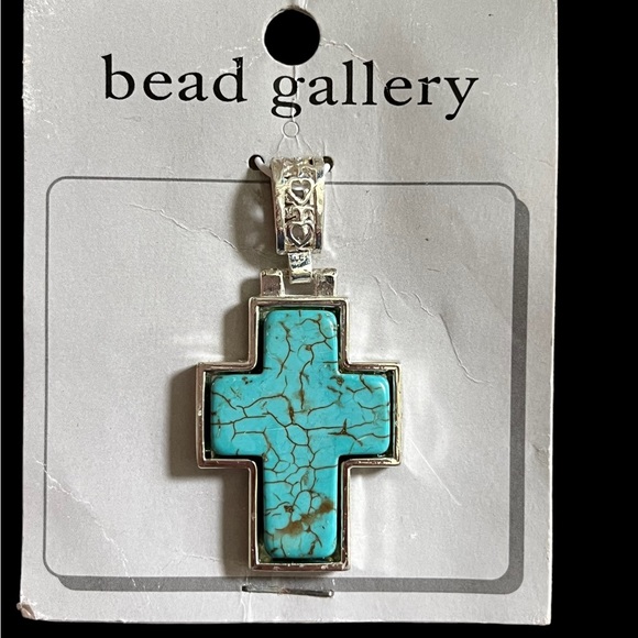 Faux Turquoise Silvertone Pendant NWT - Picture 1 of 3